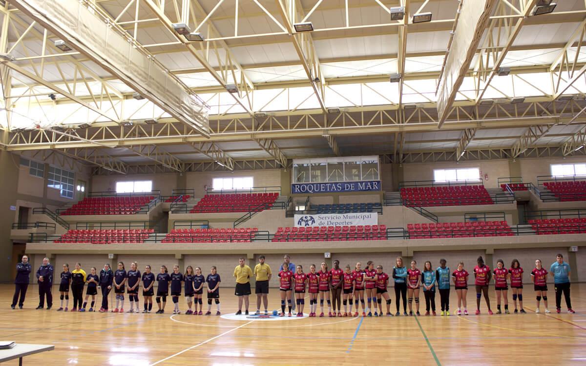 Minuto de silencio en el encuentro infantil femenino