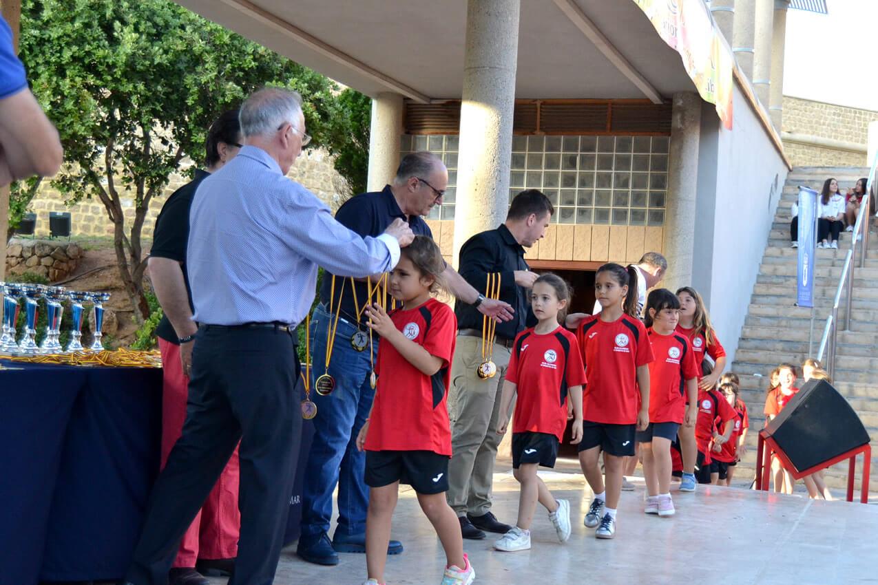 Entrega de las medallas conmemorativas