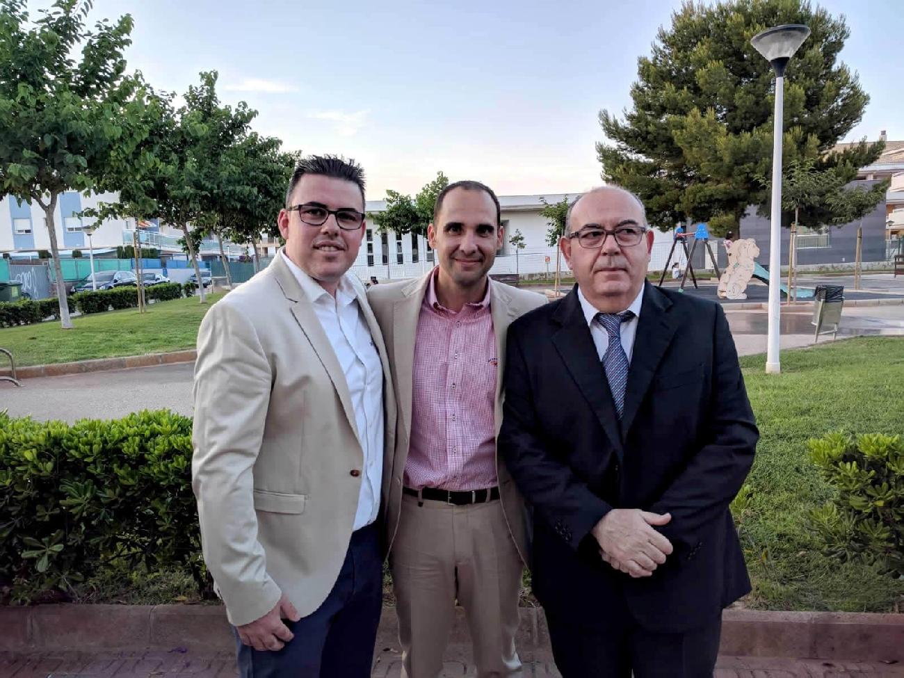 Gabriel Molero (BM. Roquetas), Sebasti&aacute;n Fern&aacute;ndez (arbitro Asobal de Almer&iacute;a) y Rafael Romera (Vicepresidente FABM) en los Premios Nacionales RFBM