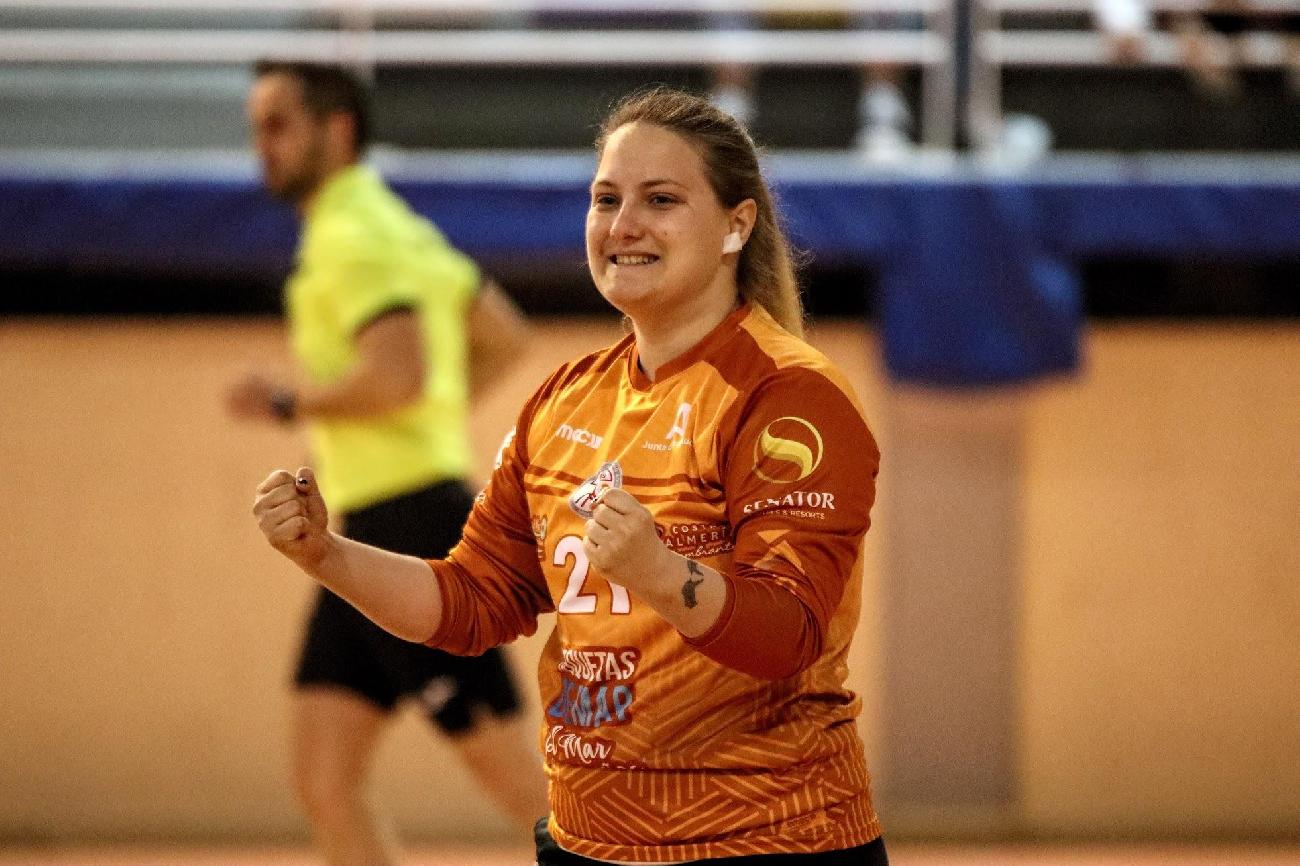 Gran actuaci&oacute;n de Trini Fern&aacute;ndez bajo palos